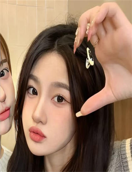 纪录片经典生在奥斯维辛集中营的市场表现与观众反响 ——纪录片爱好者的必读指南